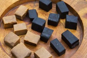 ghare ghoroot black and white cranberries