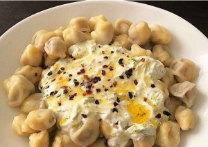 mantu recipe with special yogurt sauce
