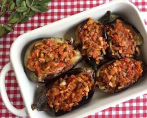 Karniarik with mushrooms and meat