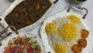 Khoresht Sak with rice and salad