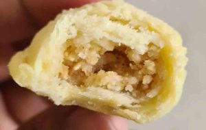 Inside the Shekarbura pastry