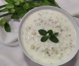 Dovga with fresh mint