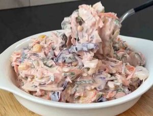 Salad kalam with red cabbage