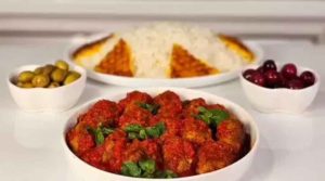 kufta chelow afghani, a food rich in protein, with the bottom of the pot