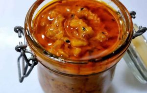 Sesame oil on torshi anbeh