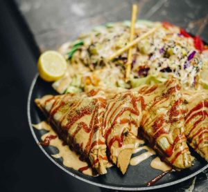 Esnack with special salad