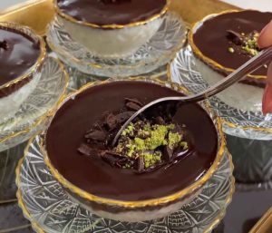  Muhallebi Chocolate-flavored pudding