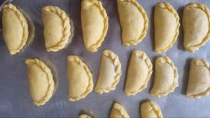 Ghottab filled with walnut ingredients