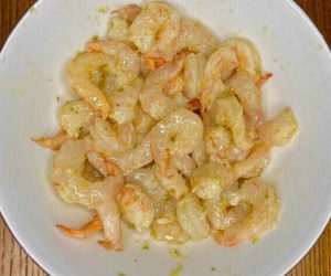 Garlic-flavored Meygoo Polo shrimp for shrimp pilaf