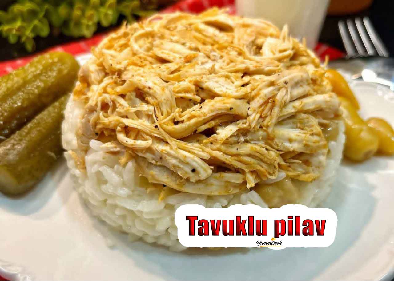 Tavuklu pilav with cooked chickpeas