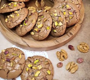 Ghorabieh Sweets with Pistachio and Walnut Kernels