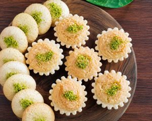 Shirini-Nargili with Tart Bread
