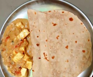 Paneer Khurma with Traditional Indian Bread