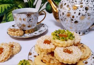 Jam cookies with tea