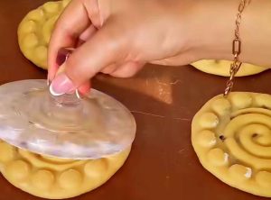 Molding Iranian Koloocheh