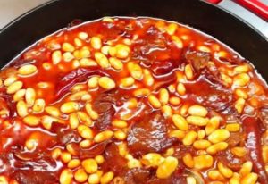 Kuru Fasulye with red pepper