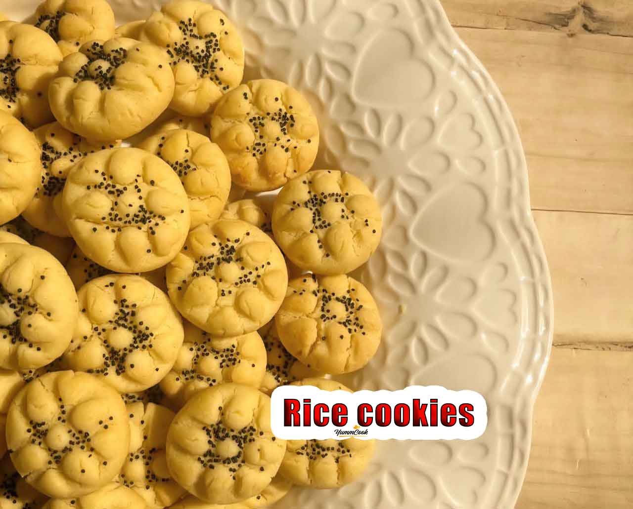 Rice cookies are healthy Iranian snacks.