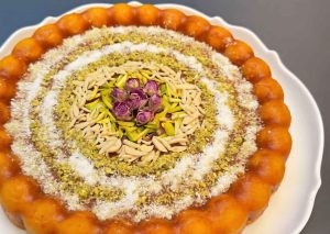 Oven-baked khagineh with rose petals