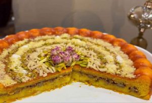 Sliced khagineh with walnuts