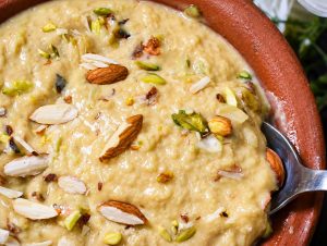 Delicious kheer recipe topped with nuts and saffron