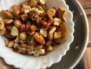 Mixed nuts with almonds pistachios and raisins for kheer