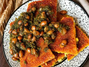 Crispy spaghetti tahdig with a golden crunchy bottom