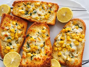 Easy homemade garlic bread with butter