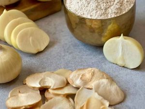 Mast o Musir recipe with Persian shallots and yogurt